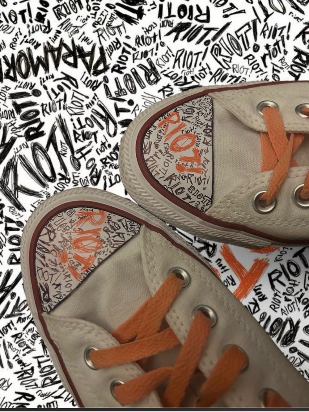 2000’s custom made Paramore ‘RIOT’ converse